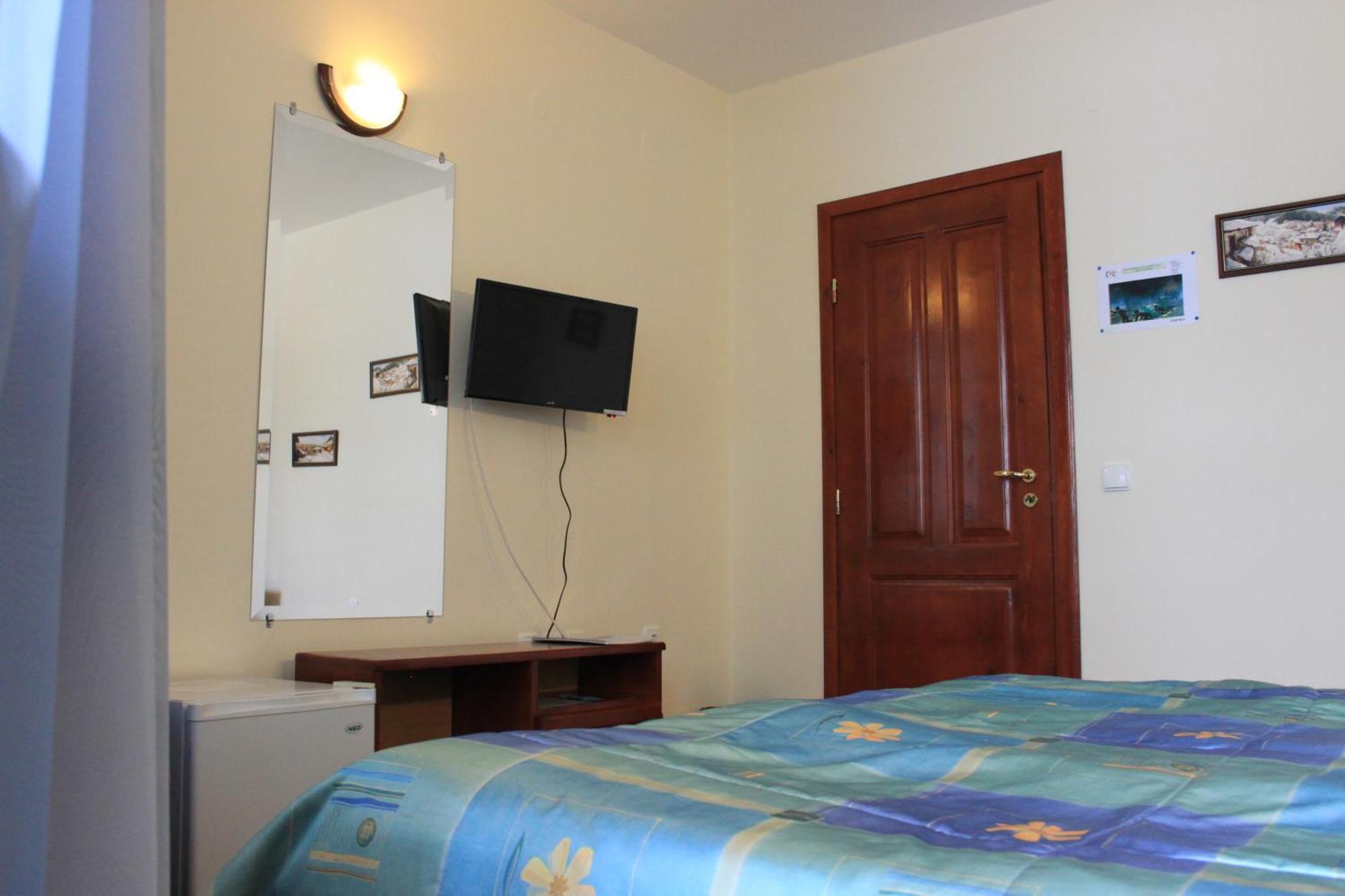 Kris Guest House Devin Habitación foto