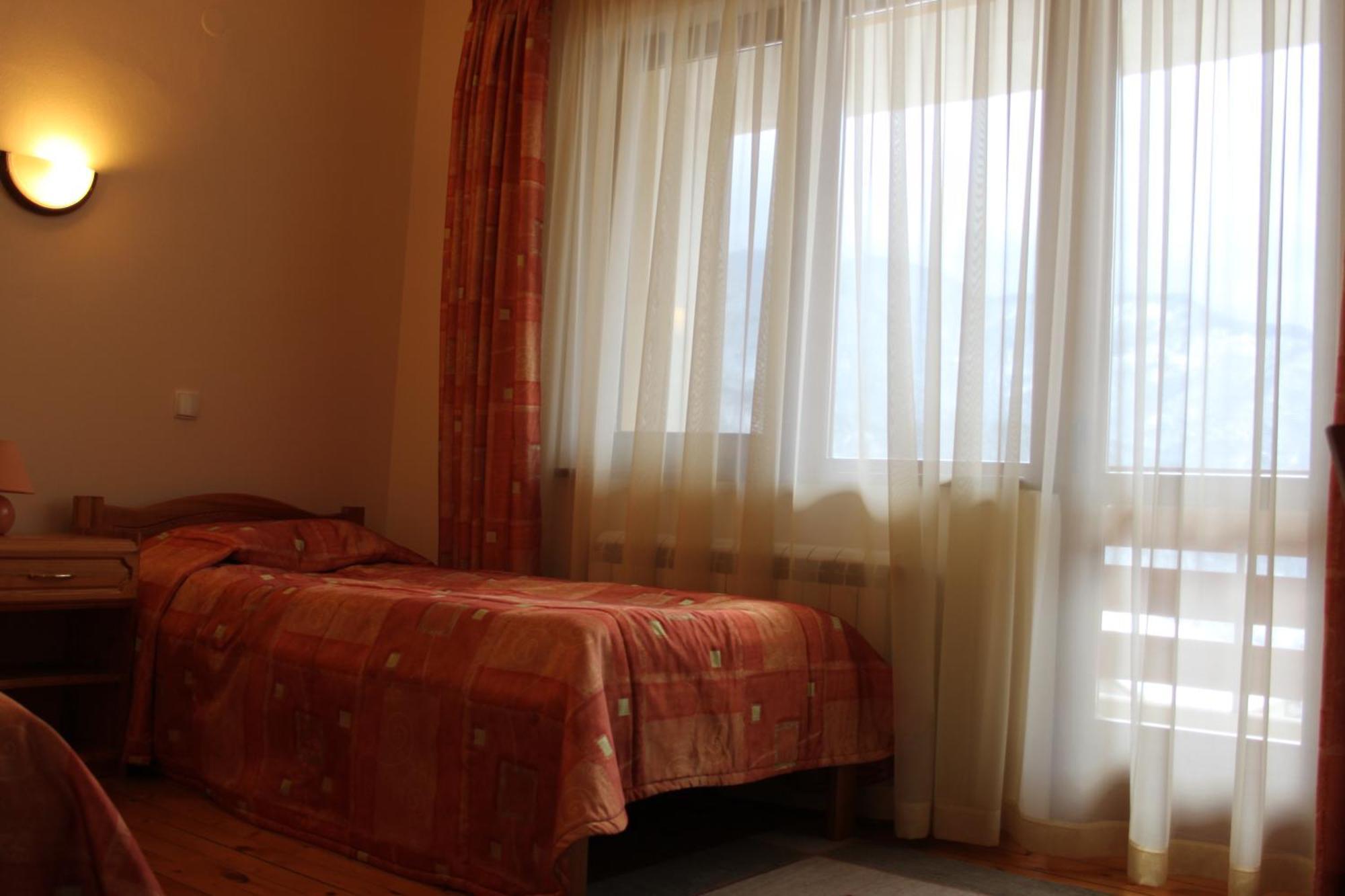 Kris Guest House Devin Habitación foto