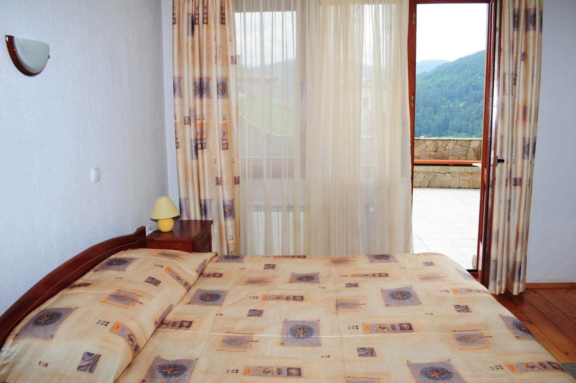 Kris Guest House Devin Habitación foto