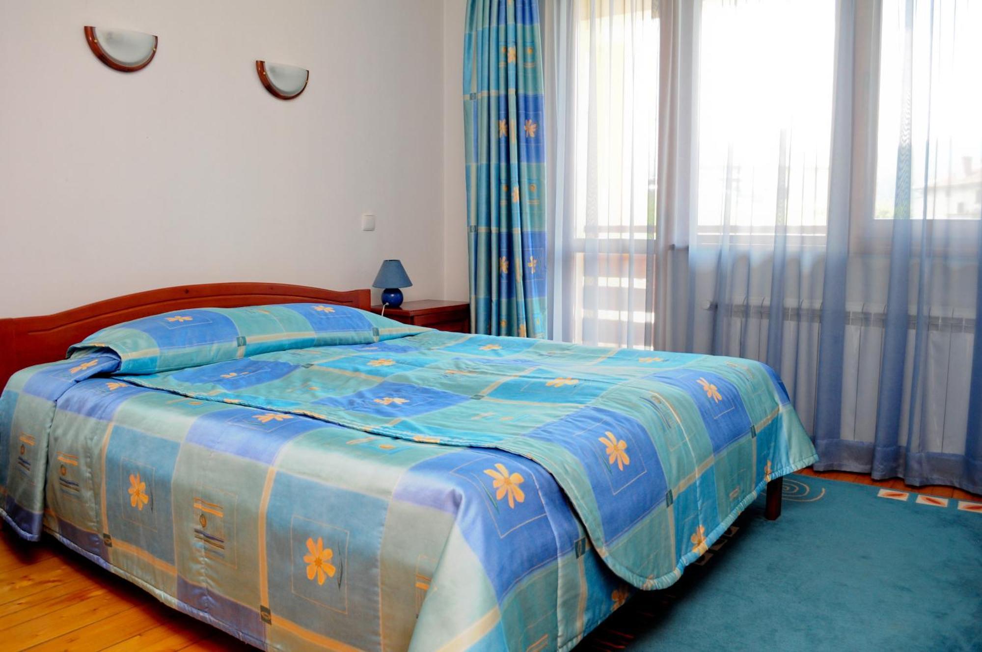 Kris Guest House Devin Habitación foto