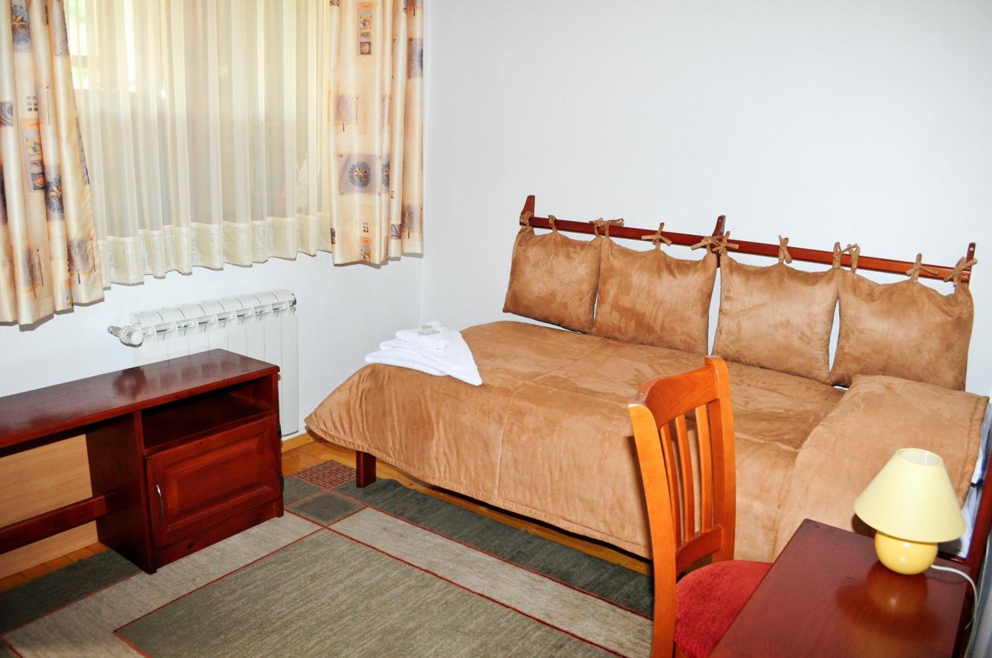 Kris Guest House Devin Habitación foto