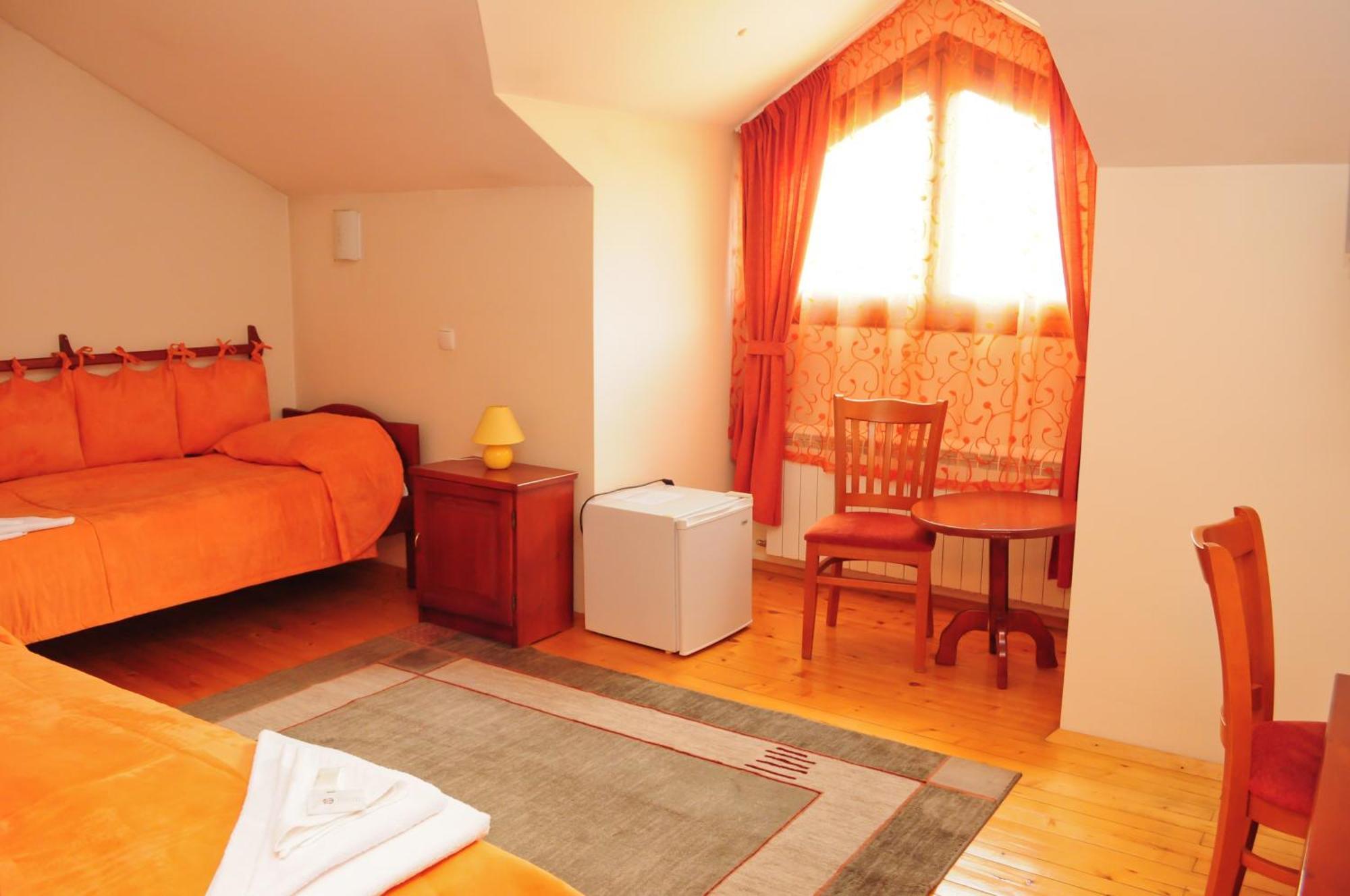 Kris Guest House Devin Habitación foto