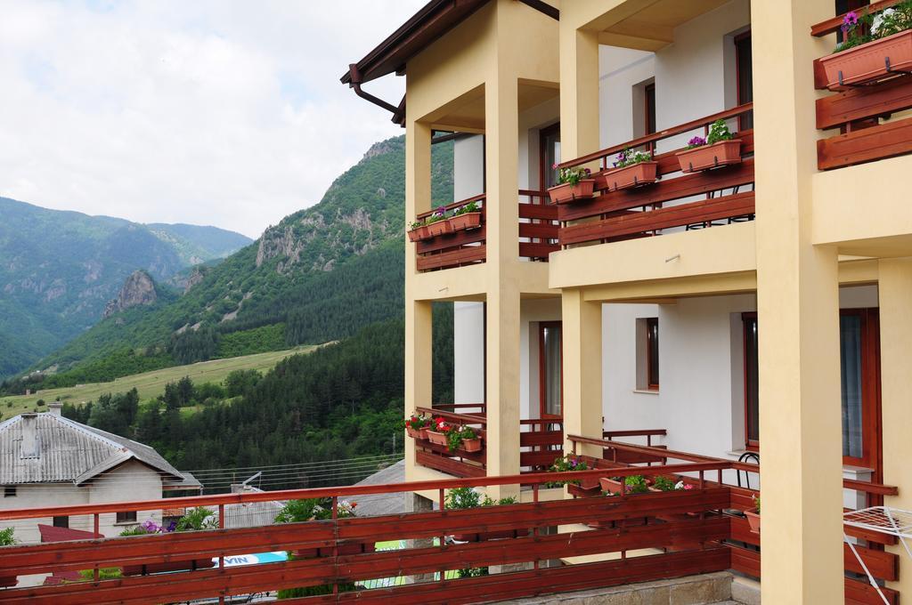 Kris Guest House Devin Exterior foto